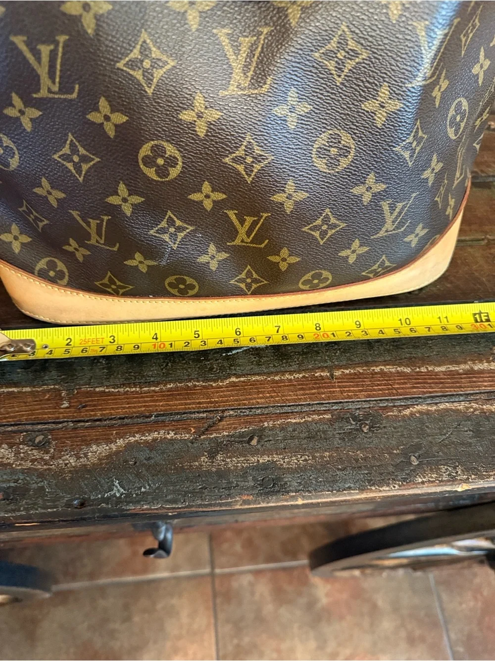 Louis Vuitton Monogram Canvas Tote with Natural Vachetta Trim - Picture 10 of 11